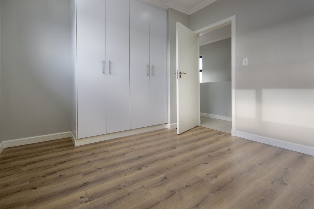 AGT NATURA LINE ILGAZ OAK 8MM (1,83M²/PQ), parquet, Debrico magasin de matériaux de construction sur Bruxelles
